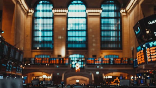 December Labor Economy Wage Gains Could Add $32 Billion to GDP, Even as Worker Confidence Lags